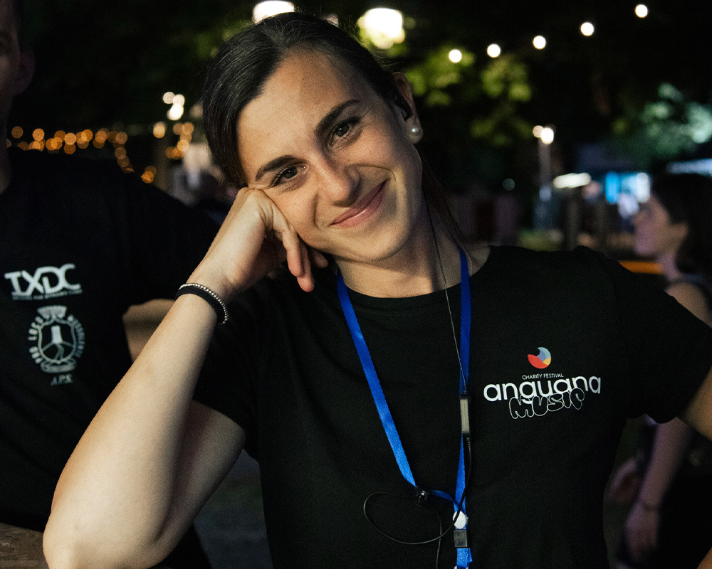 volontaria staff del festival